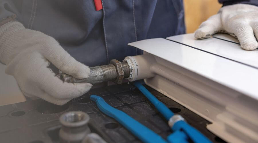 Expert burst pipe repair services in Alta Vista, IA